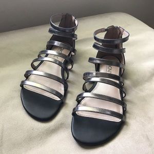 DKNY beautiful metallic Sandal, size 8, like new!